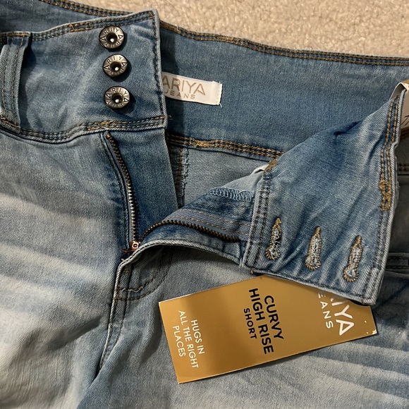 Curvy High Rise Junior Denim Shorts… - Picture 3 of 5